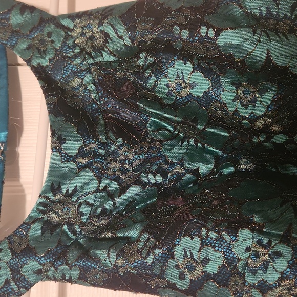 🧡 ANGEL FASHIONS: NWT New Green Dress - Picture 5 of 7
